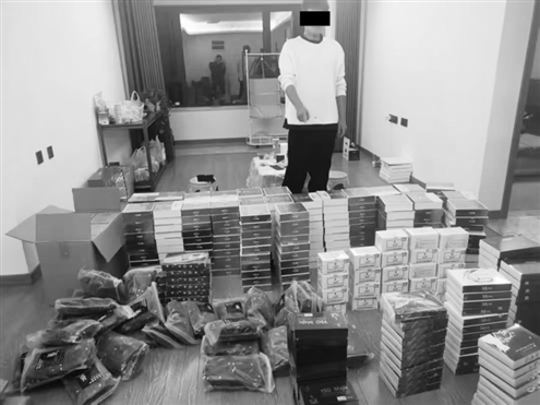 图为警方查扣“瘦身咖啡”现场 新华社发